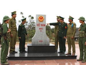Việt Nam-Lào hợp tác xây dựng đường biên giới
