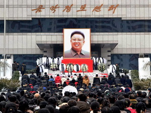Tổng Bí thư gửi vòng hoa viếng ông Kim Jong-il