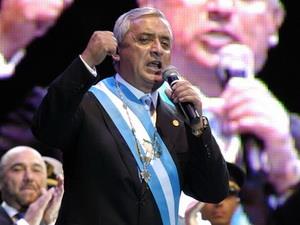 Tổng thống đắc cử Guatemala tuyên thệ nhậm chức