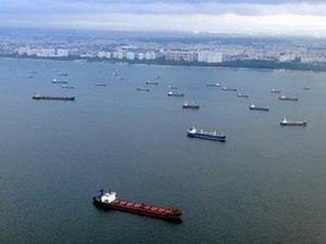 Singapore nhận 6 tàu tuần tra giải quyết tràn dầu