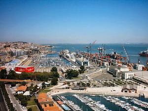 Mozambique xây cảng xuất than lớn nhất châu Phi