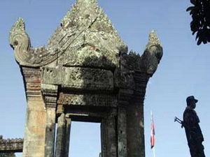 Campuchia đề nghị Indonesia hối thúc Thái rút quân