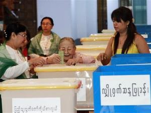 Myanmar bắt đầu tiến hành bầu cử quốc hội bổ sung