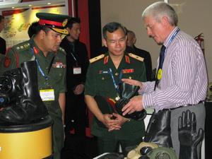 Việt Nam tham dự Triển lãm quốc phòng châu Á 