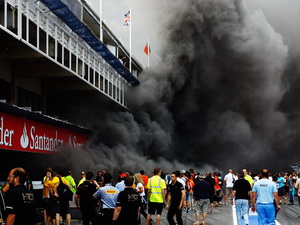 16 người thoát chết sau vụ hỏa hoạn ở đội đua F1