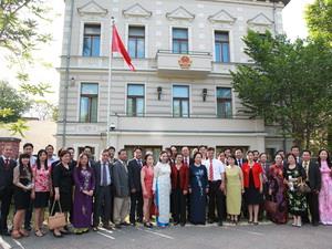 Phó Chủ tịch nước gặp gỡ hội người Việt tại Đức