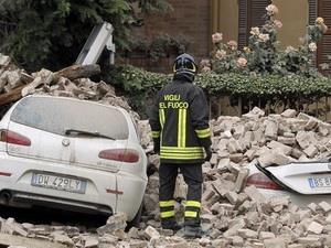 Trận Italy-Luxembourg bị hủy vì dư chấn động đất