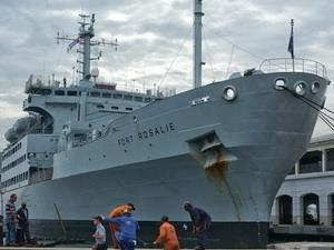 Tàu hải quân hoàng gia Anh Fort Rosalie thăm Cuba 