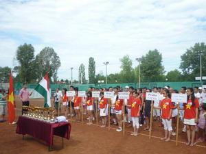 Các cây vợt Việt tổ chức Budapest Open 2012