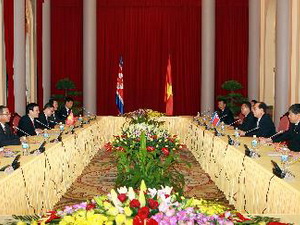 Không ngừng củng cố và phát triển quan hệ Việt-Triều