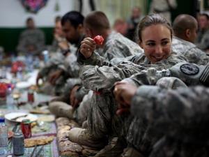Mỹ tạm đình chỉ việc huấn luyện binh sỹ Afghanistan