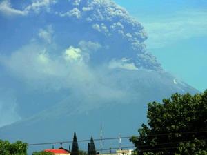 Ngọn núi lửa cao nhất Nicaragua hoạt động trở lại