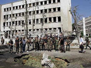 Phiến quân nhận đã tấn công trụ sở quân đội Syria