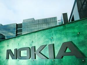 Tập đoàn Nokia tính nước bán cả... đại bản doanh