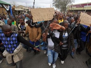 Biểu tình của thợ mỏ Nam Phi lại biến thành bạo lực