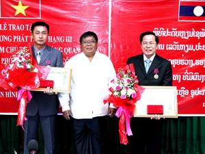 Lào tặng huân chương đặc khu Long Thành-Vientiane
