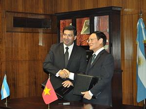 Việt Nam-Argentina ký thỏa thuận hợp tác hải quan