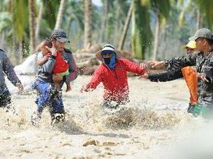 Quốc tế viện trợ cho Philippines sau cơn bão Bopha