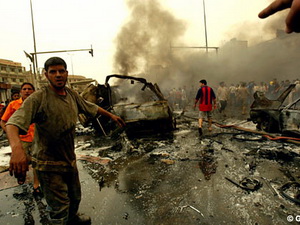 Nổ bom liên tiếp ở Iraq, gần 100 người thương vong