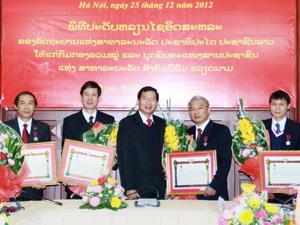 Ngành tòa án Việt-Lào chia sẻ kinh nghiệm xét xử