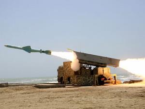 Hải quân Iran tiến hành thử tên lửa tầm xa 