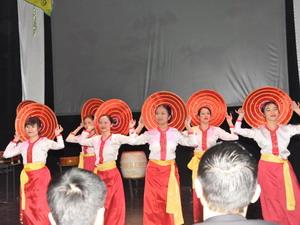 Hội người Việt tại Bỉ tổ chức văn nghệ mừng Xuân