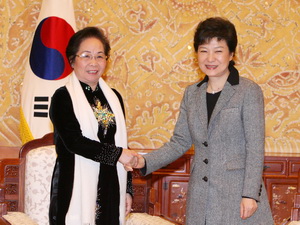 Phó Chủ tịch nước hội kiến với Tổng thống Hàn Quốc
