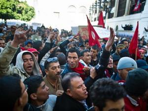 Làn sóng biểu tình tại Tunisia tiếp tục gia tăng