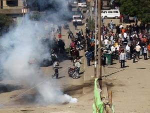 Biểu tình bạo lực diễn ra tại Nigeria và Gabon