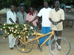 Những chiếc xe đạp tre độc đáo đến từ châu Phi