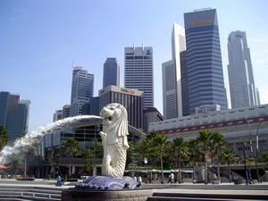 Singapore thắt chặt tiền tệ để kiềm chế lạm phát 