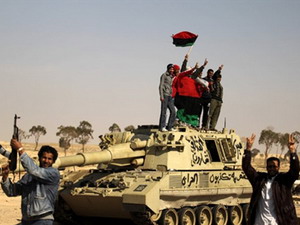 Pháp: Không cần thả vũ khí cho quân nổi dậy Libya