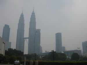Khói bụi cháy rừng ở Indonesia bao phủ Malaysia