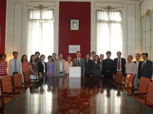 Sứ quán Việt Nam tại Bỉ ủng hộ nạn nhân da cam