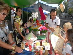 Áo dài Việt được hoan nghênh tại lễ hội ở Thụy Sĩ