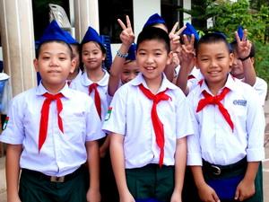 Học sinh Việt Nam tại Lào nô nức đón năm học mới 
