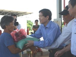 Sứ quán cứu trợ Việt kiều ở CPC bị ảnh hưởng lũ lụt