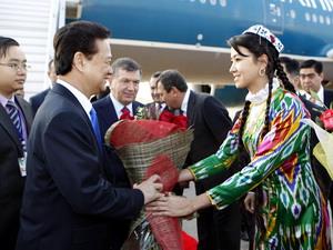 Thủ tướng bắt đầu thăm chính thức Uzbekistan